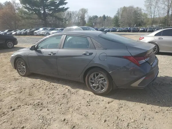 KMHLM4DJ5RU103945 2024 HYUNDAI ELANTRA - Image 2