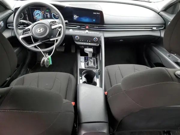 KMHLM4DJ5RU104657 2024 HYUNDAI ELANTRA - Image 8