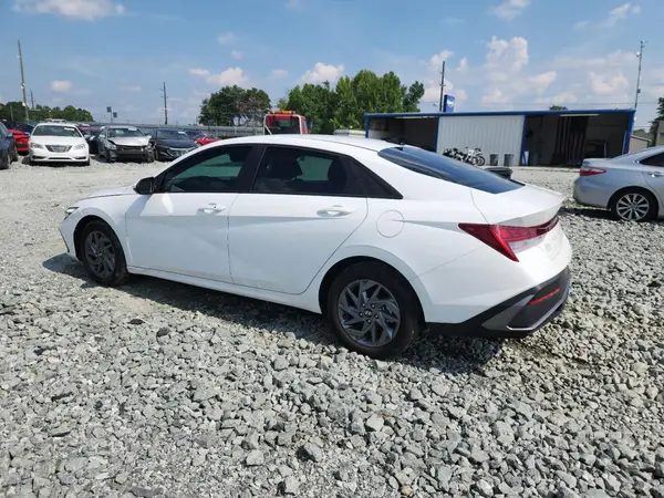KMHLM4DJ5RU108286 2024 HYUNDAI ELANTRA - Image 2