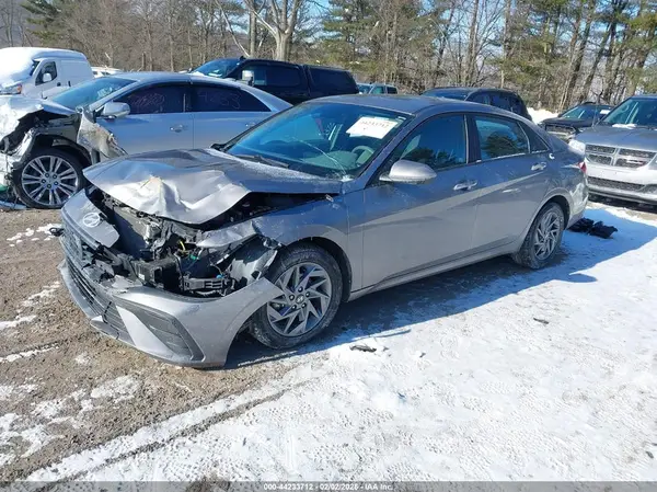 KMHLM4DJ5RU111365 2024 HYUNDAI ELANTRA - Image 2