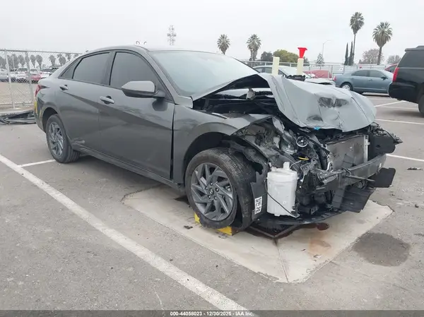 KMHLM4DJ5RU115528 2024 HYUNDAI ELANTRA - Image 1