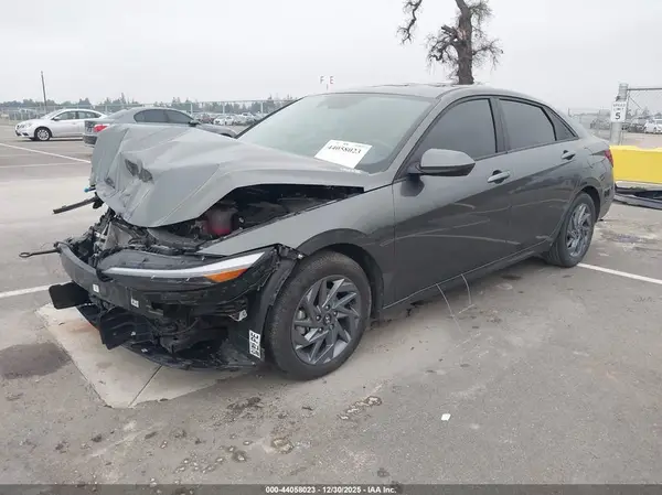 KMHLM4DJ5RU115528 2024 HYUNDAI ELANTRA - Image 2