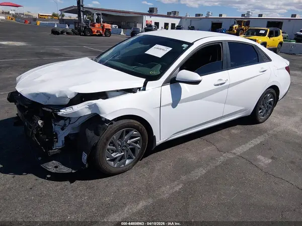 KMHLM4DJ5SU138135 2025 HYUNDAI ELANTRA - Image 2