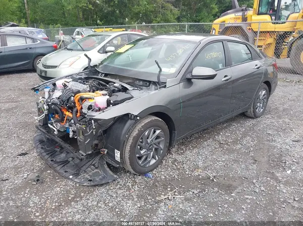 KMHLM4DJ5SU143979 2025 HYUNDAI ELANTRA - Image 2