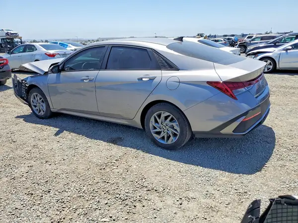 KMHLM4DJ5SU167828 2025 HYUNDAI ELANTRA - Image 2