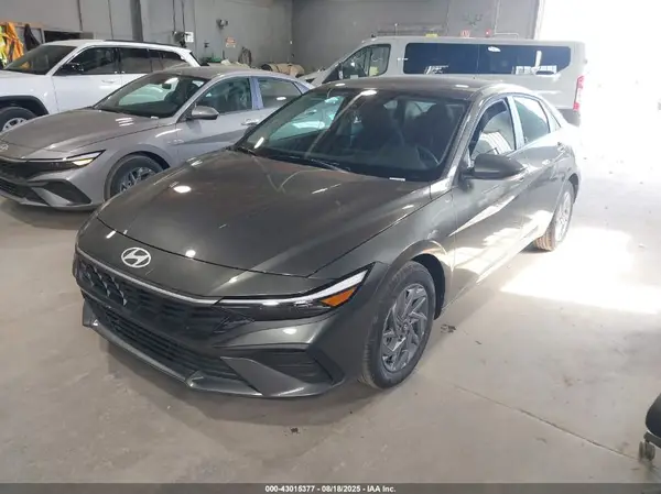 KMHLM4DJ5SU173211 2025 HYUNDAI ELANTRA - Image 2