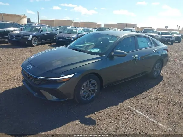 KMHLM4DJ5SU178067 2025 HYUNDAI ELANTRA - Image 2