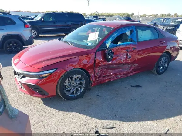KMHLM4DJ6RU096004 2024 HYUNDAI ELANTRA - Image 2