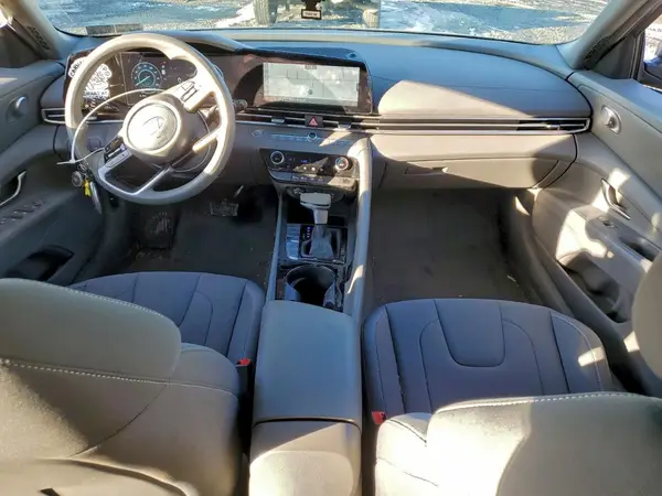 KMHLM4DJ6RU113805 2024 HYUNDAI ELANTRA - Image 8