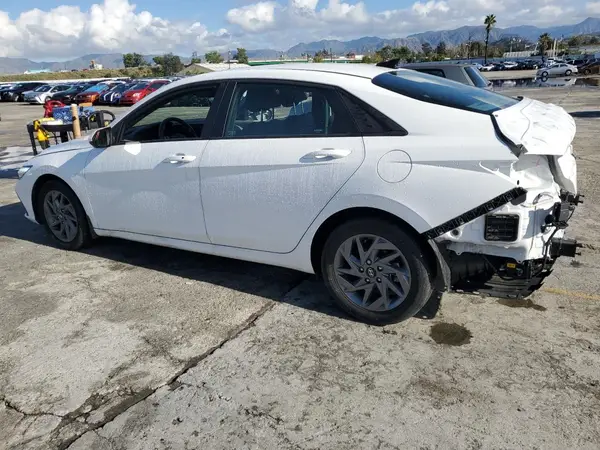 KMHLM4DJ7RU093838 2024 HYUNDAI ELANTRA - Image 2