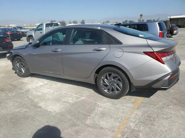 KMHLM4DJ7RU098070 2024 HYUNDAI ELANTRA - Image 2