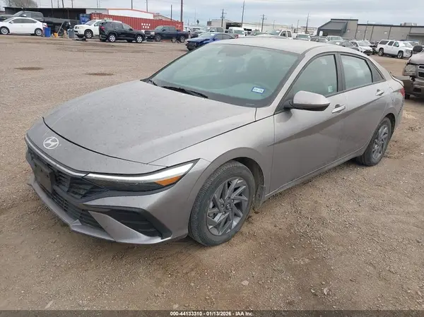 KMHLM4DJ7RU103994 2024 HYUNDAI ELANTRA - Image 2