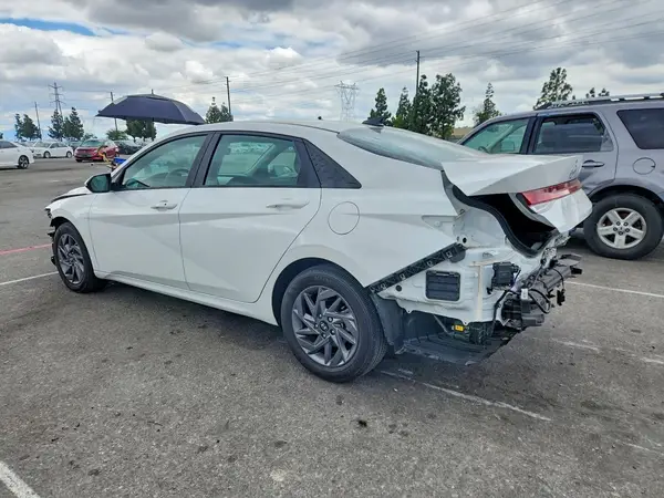 KMHLM4DJ7RU104370 2024 HYUNDAI ELANTRA - Image 2