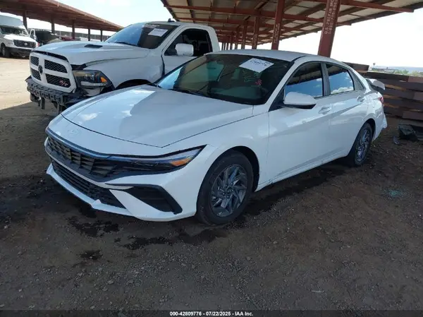 KMHLM4DJ7RU111223 2024 HYUNDAI ELANTRA - Image 2