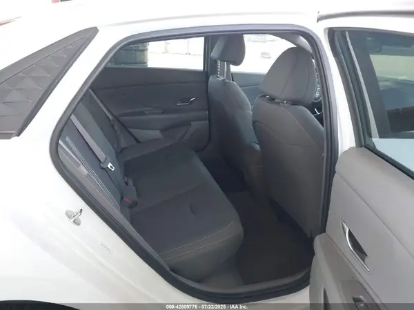 KMHLM4DJ7RU111223 2024 HYUNDAI ELANTRA - Image 8