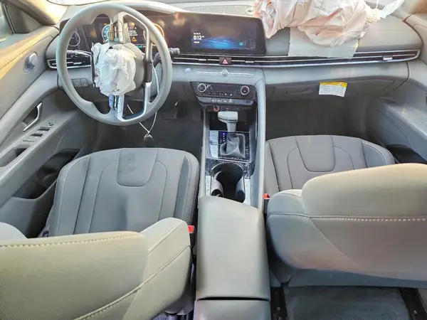KMHLM4DJ7RU111352 2024 HYUNDAI ELANTRA - Image 8