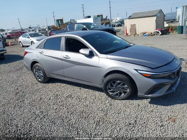 KMHLM4DJ7RU113537 2024 HYUNDAI ELANTRA - Image 1