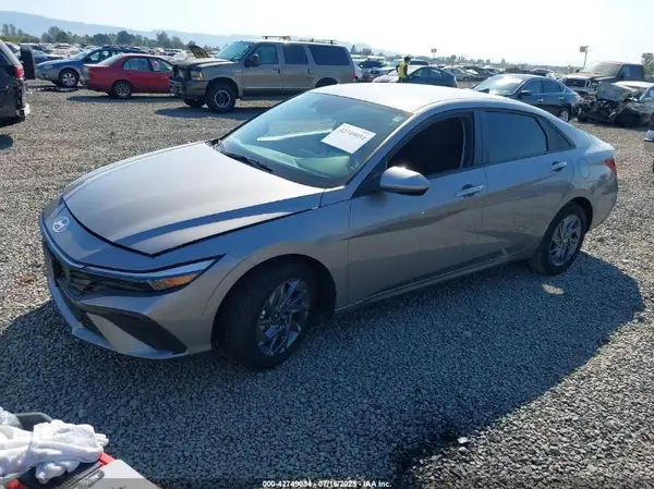 KMHLM4DJ7RU113537 2024 HYUNDAI ELANTRA - Image 2