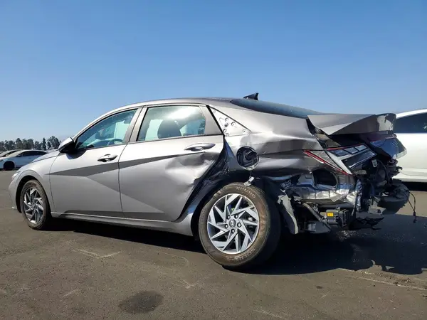 KMHLM4DJ7RU119631 2024 HYUNDAI ELANTRA - Image 2