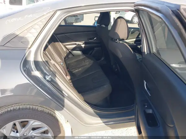 KMHLM4DJ7SU129078 2025 HYUNDAI ELANTRA - Image 8