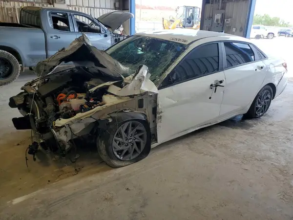 KMHLM4DJ7SU131090 2025 HYUNDAI ELANTRA - Image 1