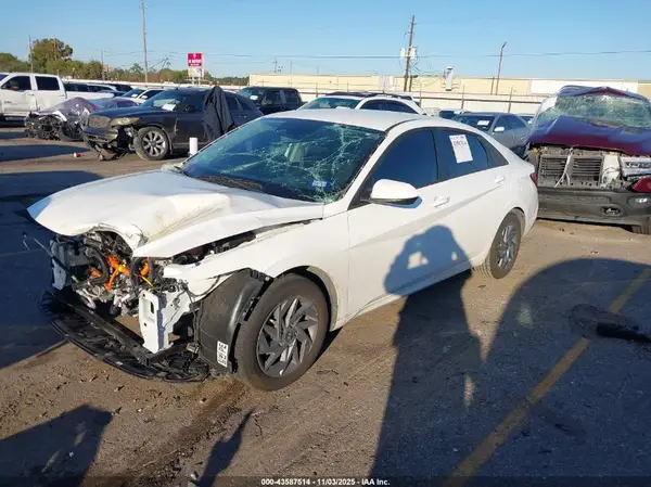 KMHLM4DJ7SU136953 2025 HYUNDAI ELANTRA - Image 2