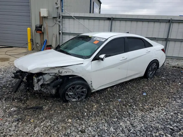 KMHLM4DJ8RU093377 2024 HYUNDAI ELANTRA - Image 1