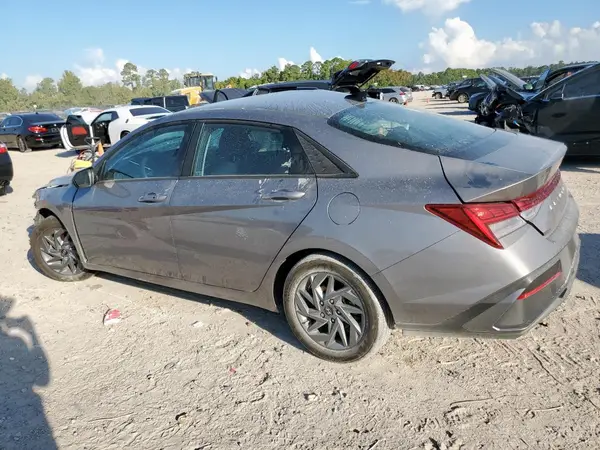 KMHLM4DJ8RU101381 2024 HYUNDAI ELANTRA - Image 2