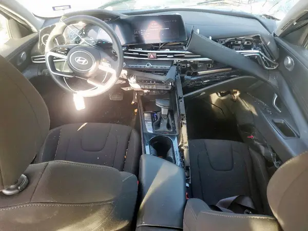 KMHLM4DJ8RU101381 2024 HYUNDAI ELANTRA - Image 8