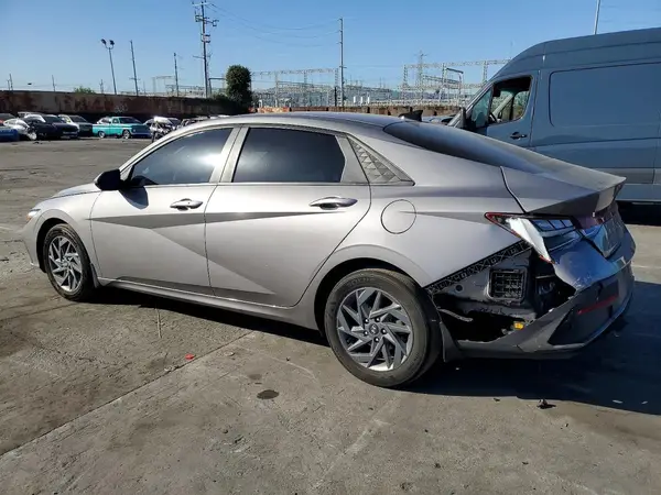 KMHLM4DJ8RU103146 2024 HYUNDAI ELANTRA - Image 2