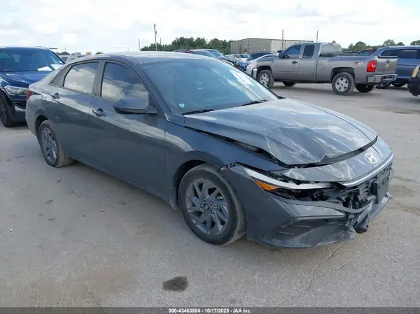 KMHLM4DJ8RU109335 2024 HYUNDAI ELANTRA - Image 1