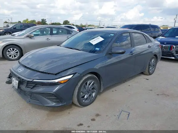 KMHLM4DJ8RU109335 2024 HYUNDAI ELANTRA - Image 2
