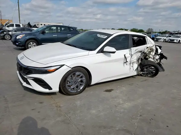 KMHLM4DJ8RU110663 2024 HYUNDAI ELANTRA - Image 1