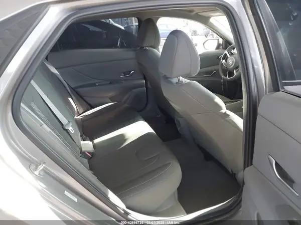 KMHLM4DJ8RU113269 2024 HYUNDAI ELANTRA - Image 8