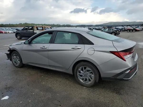 KMHLM4DJ8RU113806 2024 HYUNDAI ELANTRA - Image 2