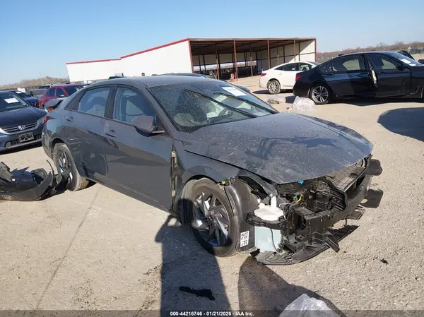 KMHLM4DJ8RU114566 2024 HYUNDAI ELANTRA - Image 1