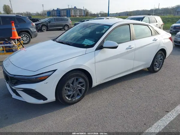 KMHLM4DJ8RU116768 2024 HYUNDAI ELANTRA - Image 2