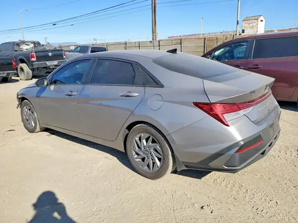 KMHLM4DJ8RU119587 2024 HYUNDAI ELANTRA - Image 2