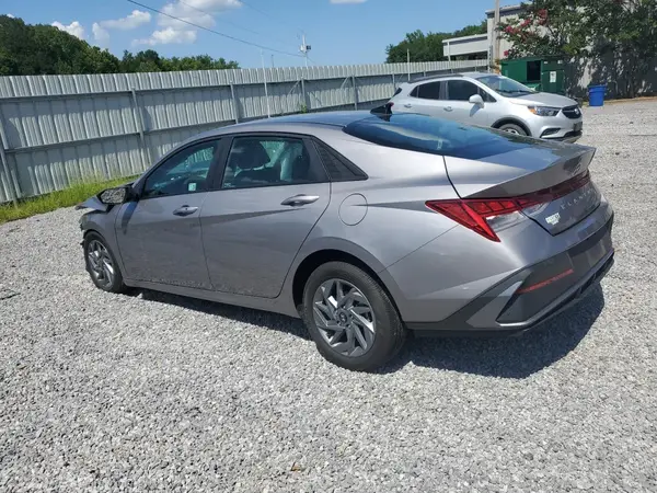 KMHLM4DJ8SU124052 2025 HYUNDAI ELANTRA - Image 2