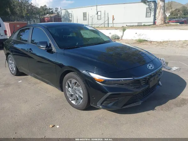 KMHLM4DJ8SU129803 2025 HYUNDAI ELANTRA - Image 1