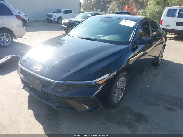 KMHLM4DJ8SU129803 2025 HYUNDAI ELANTRA - Image 2
