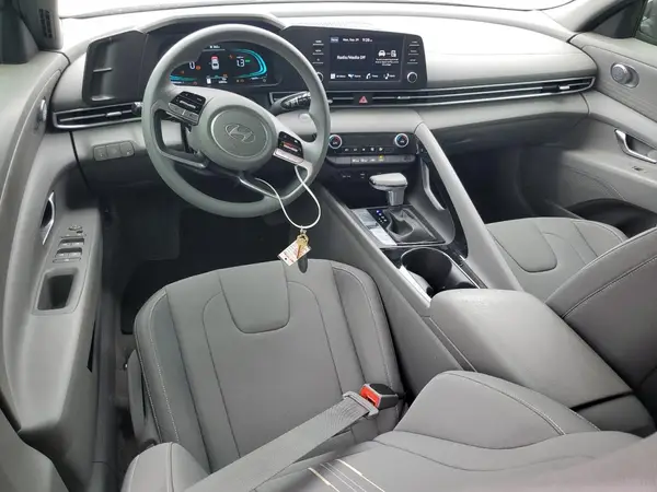 KMHLM4DJ8SU131194 2025 HYUNDAI ELANTRA - Image 8