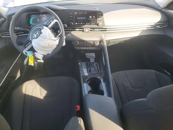 KMHLM4DJ8SU156824 2025 HYUNDAI ELANTRA - Image 8