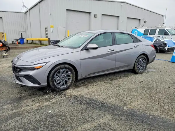 KMHLM4DJ8SU178466 2025 HYUNDAI ELANTRA - Image 1