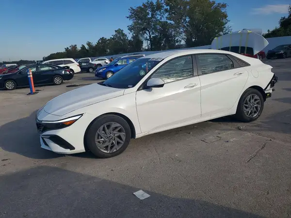KMHLM4DJ8TU214335 2026 HYUNDAI ELANTRA - Image 1