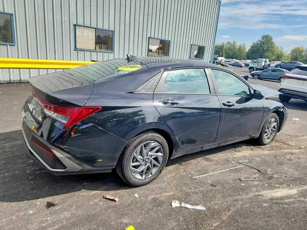 2026 HYUNDAI ELANTRA COPART lot 68674146 auction photo 3
