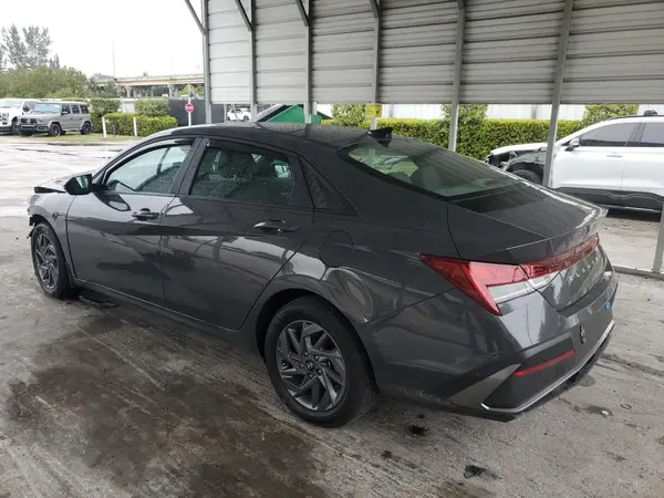 KMHLM4DJ9RU093078 2024 HYUNDAI ELANTRA - Image 2