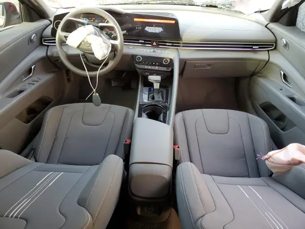 KMHLM4DJ9RU095638 2024 HYUNDAI ELANTRA - Image 8