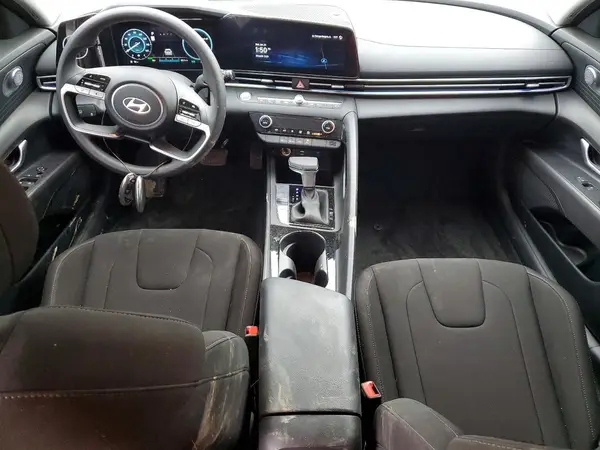 KMHLM4DJ9RU101163 2024 HYUNDAI ELANTRA - Image 8