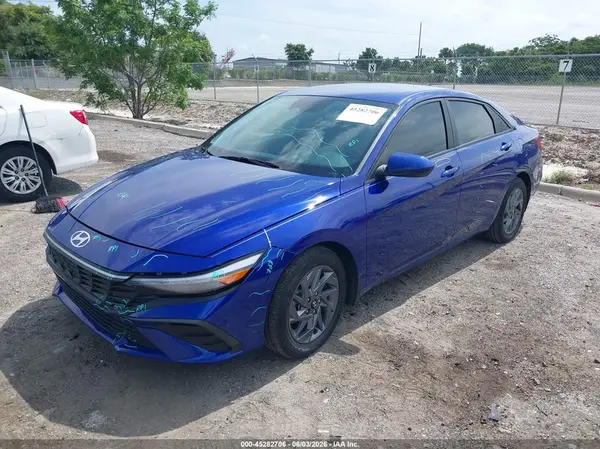 KMHLM4DJ9RU102457 2024 HYUNDAI ELANTRA - Image 2